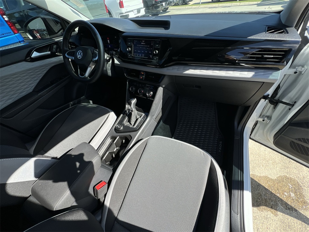 2024 Volkswagen Taos S photo 30
