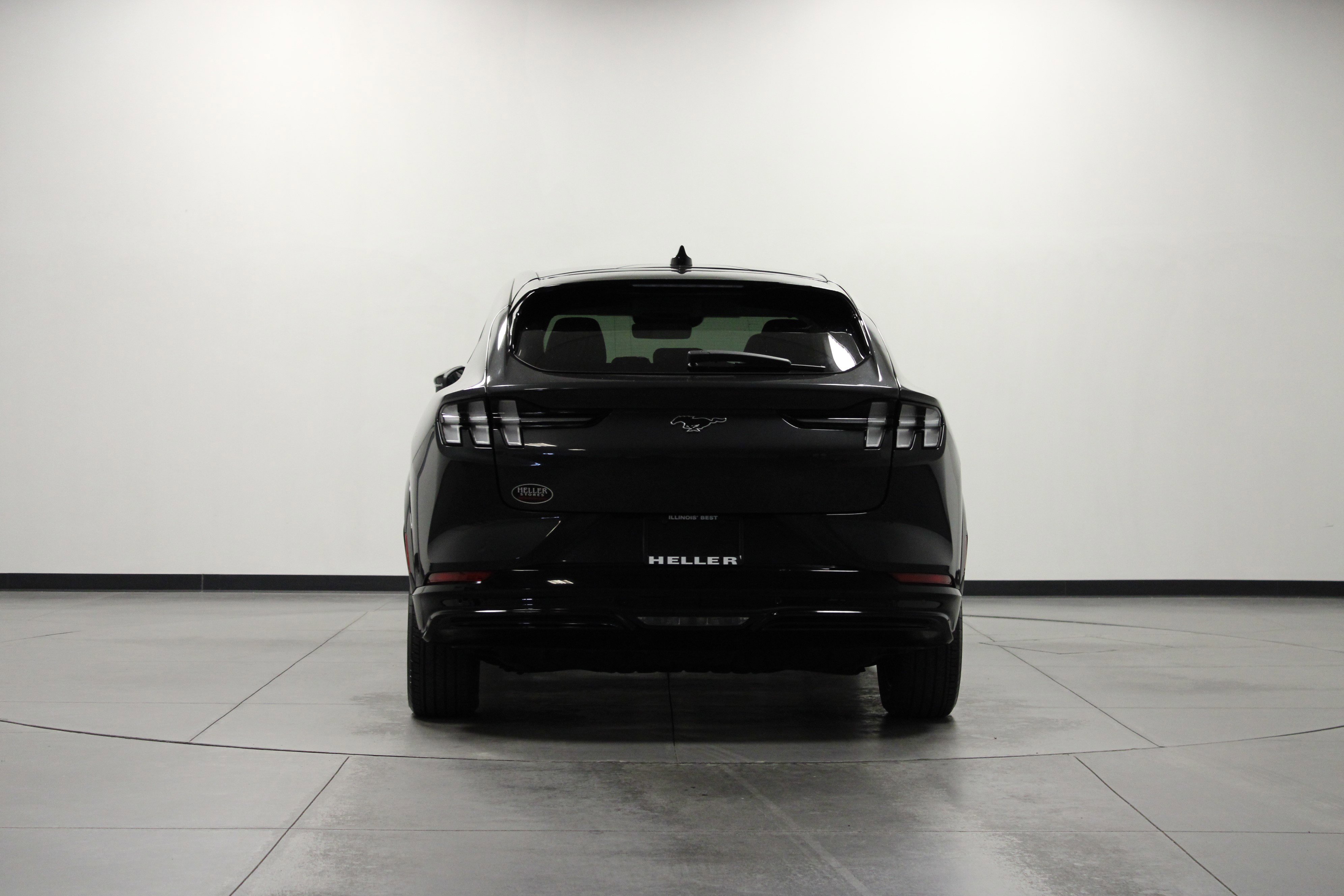 2022 Ford Mustang Mach-E Premium photo 4