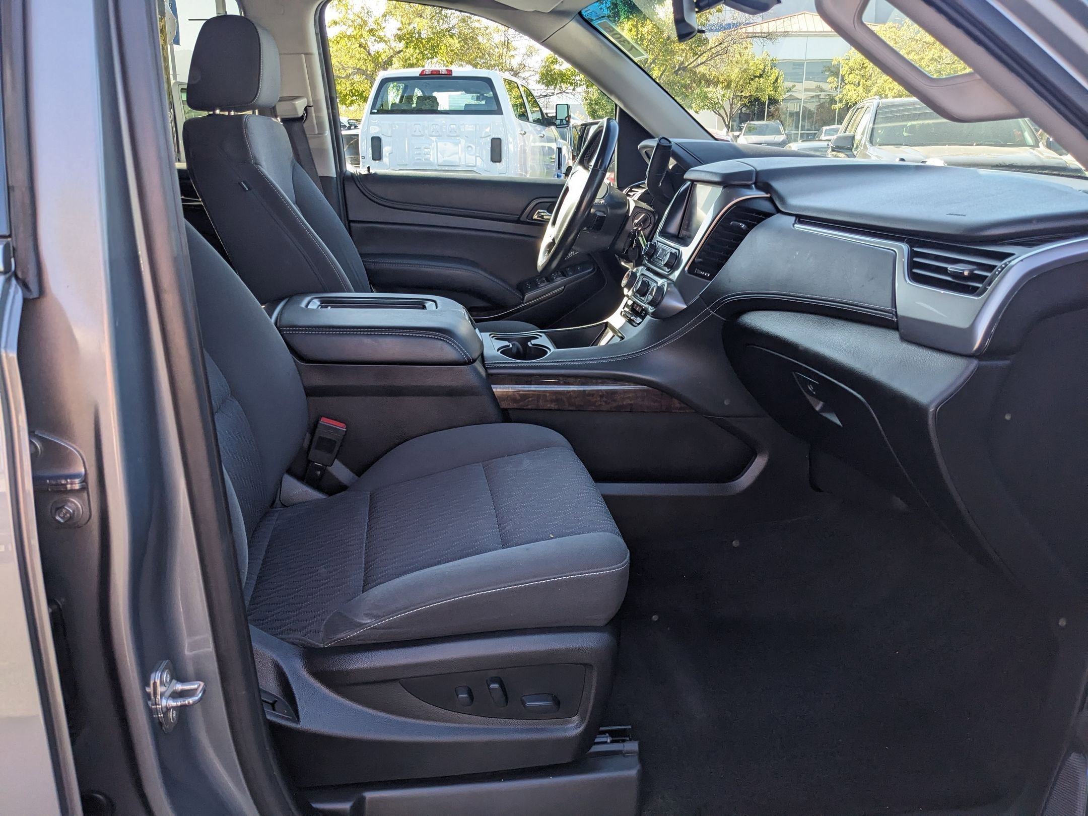 2018 Chevrolet Suburban LS photo 20