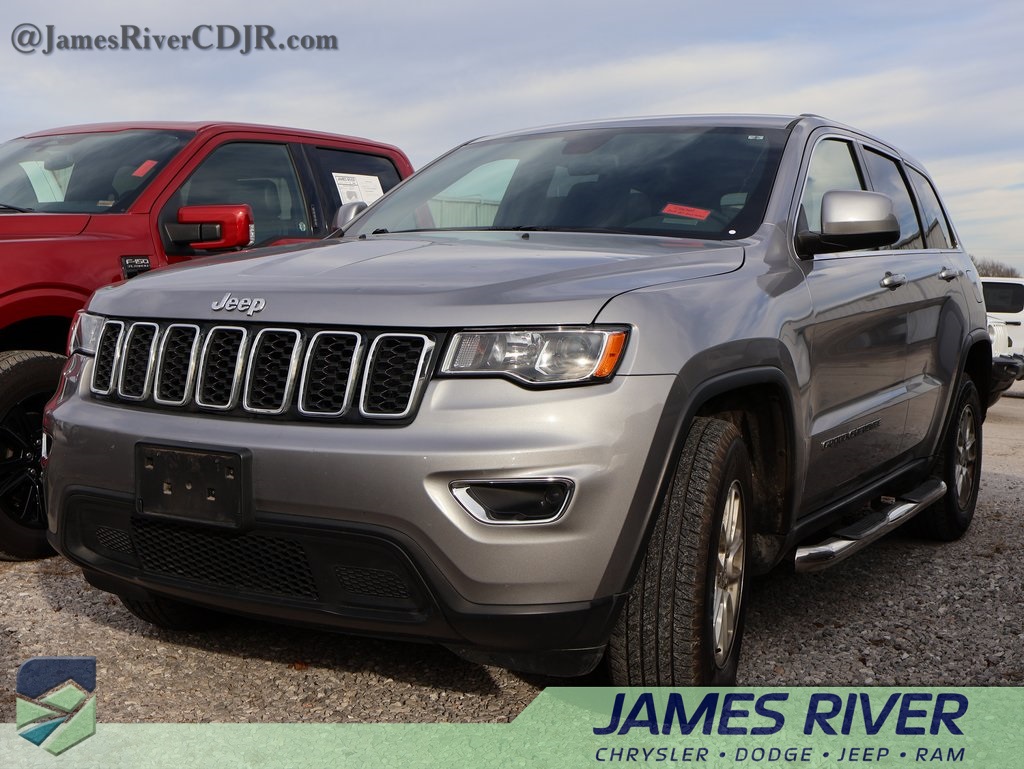 2019 Jeep Grand Cherokee Laredo's photo