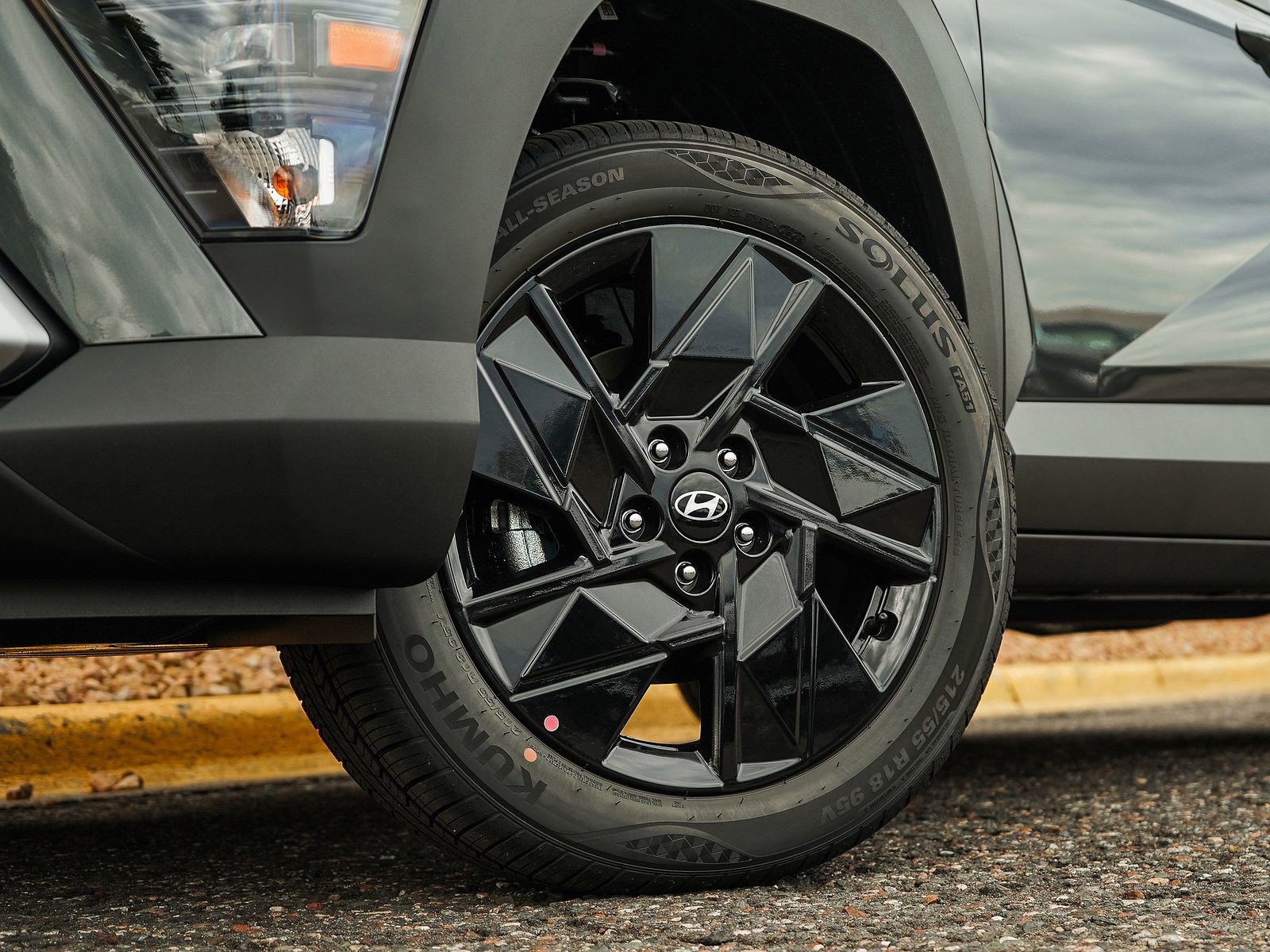 2026 Hyundai Kona SEL photo 4