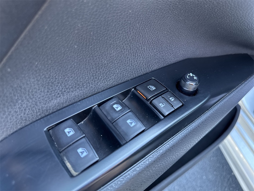 2019 Toyota Camry L photo 19