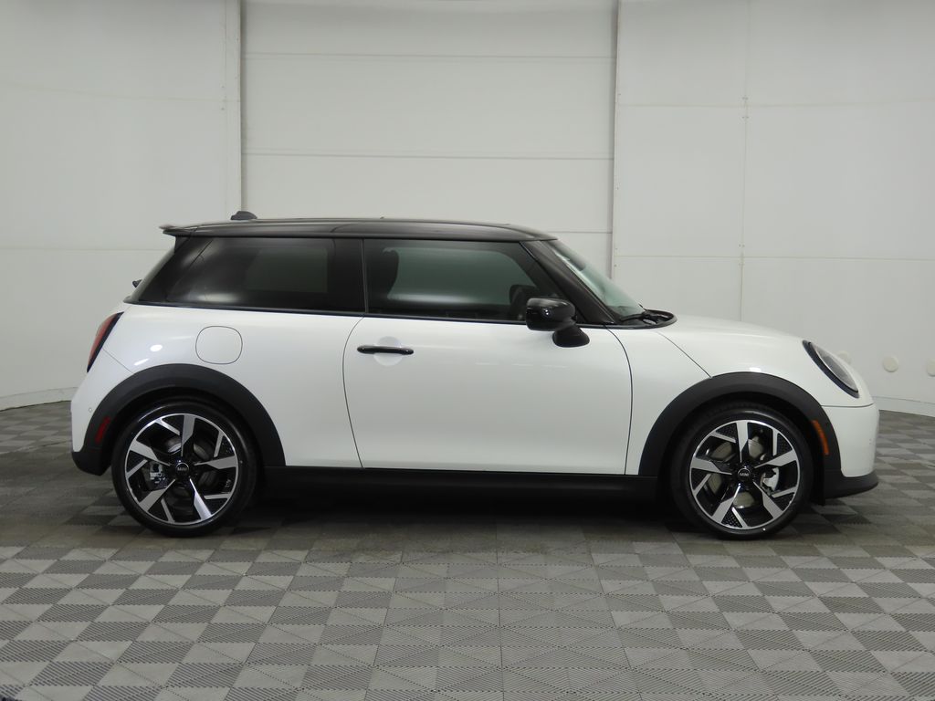 2025 Mini Cooper 2 Door Hardtop Iconic photo 4