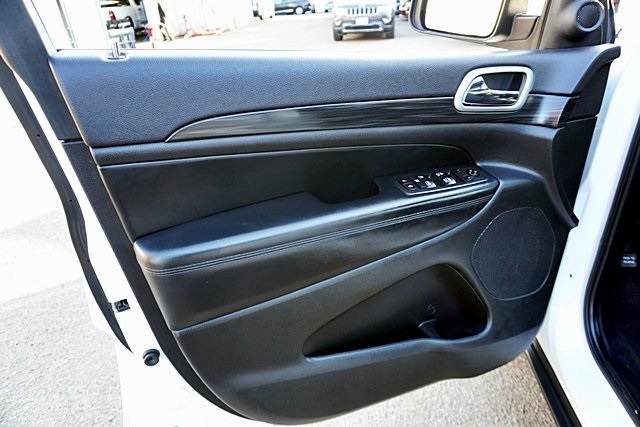 Used 2021 White Jeep Laredo E image 21