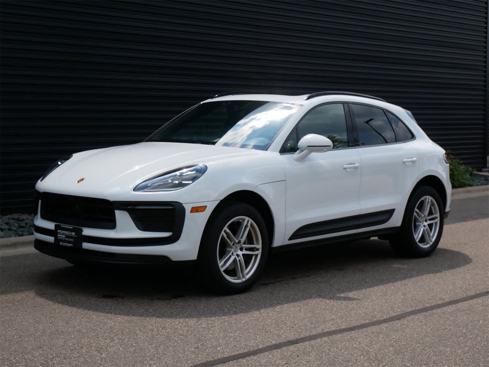 2024 Porsche Macan Base's photo