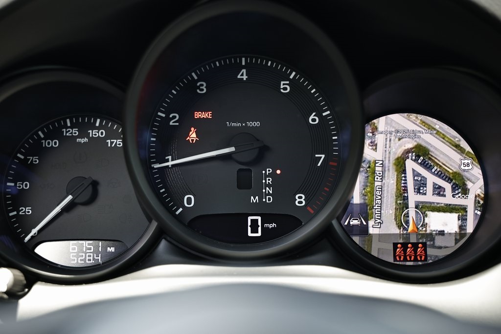 2024 Porsche Macan T photo 32