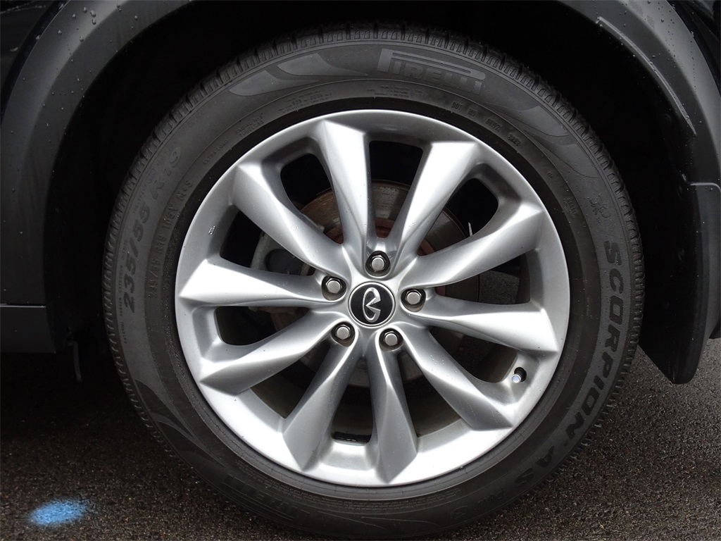 2019 Infiniti QX50 Essential AWD photo 3