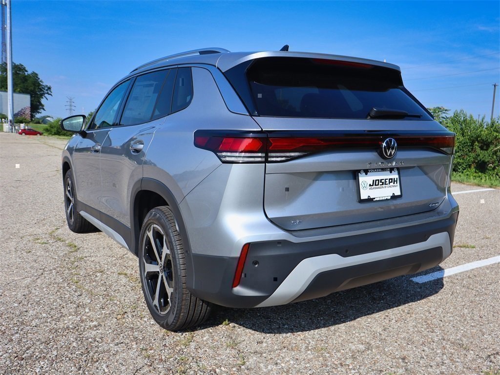 2025 Volkswagen Tiguan SE photo 2