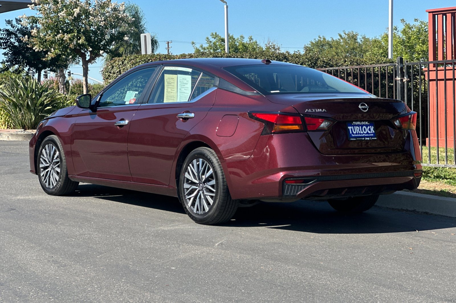 2023 Nissan Altima 2.5 SV photo 3