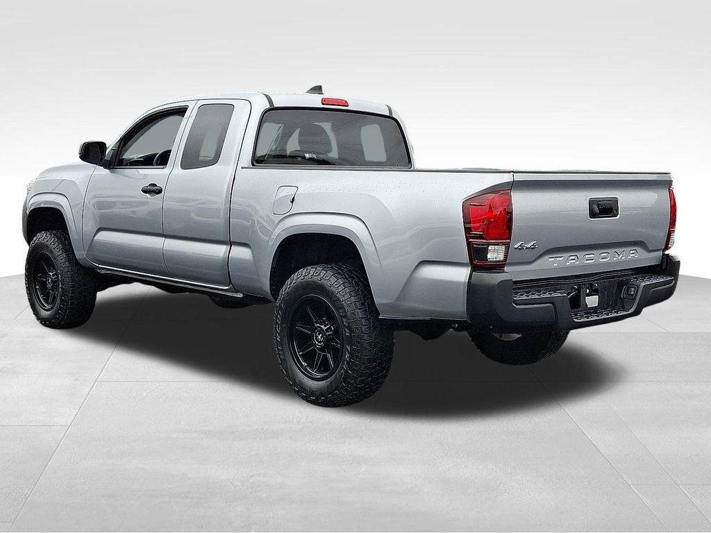 2022 Toyota Tacoma SR photo 4