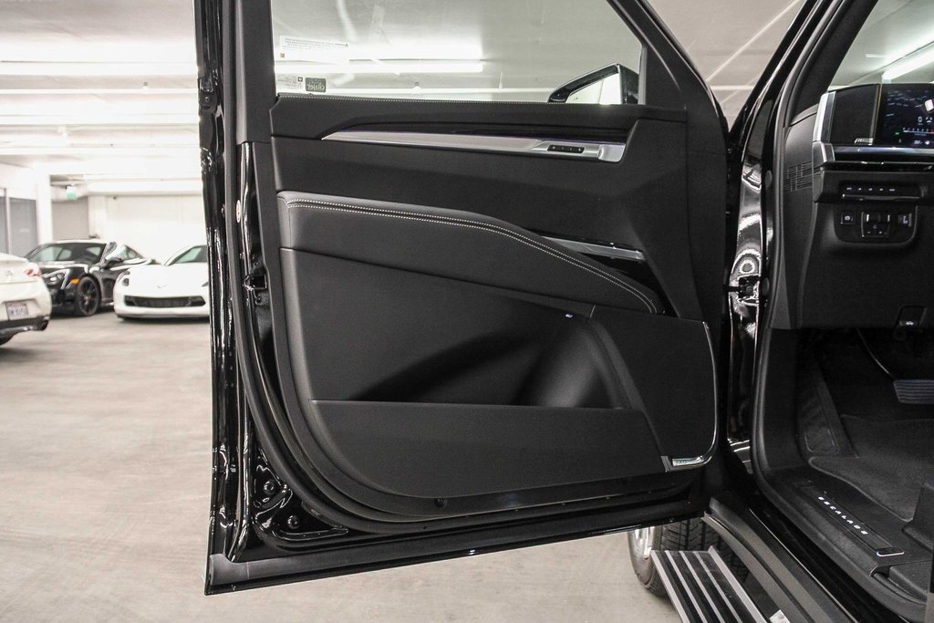 2026 Cadillac Escalade Luxury photo 18