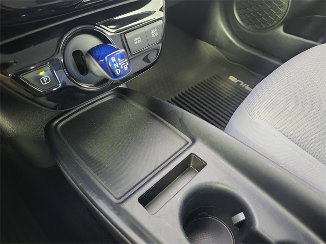 2021 Toyota Prius LE AWD-e photo 21