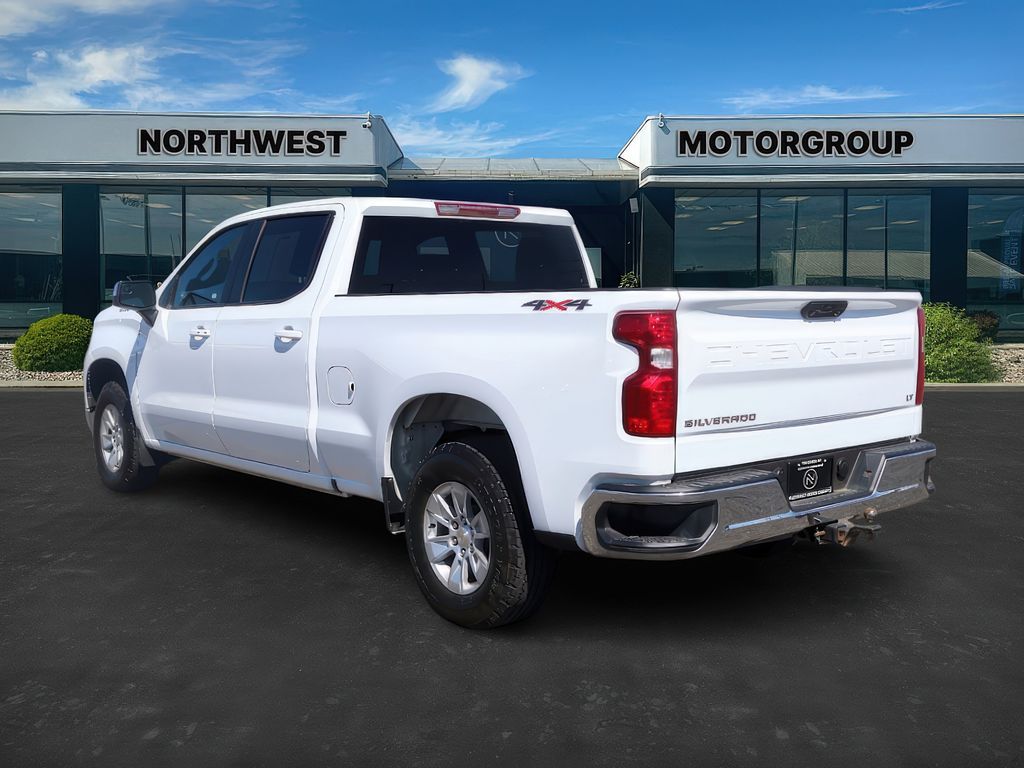 2023 Chevrolet Silverado 1500 LT photo 3