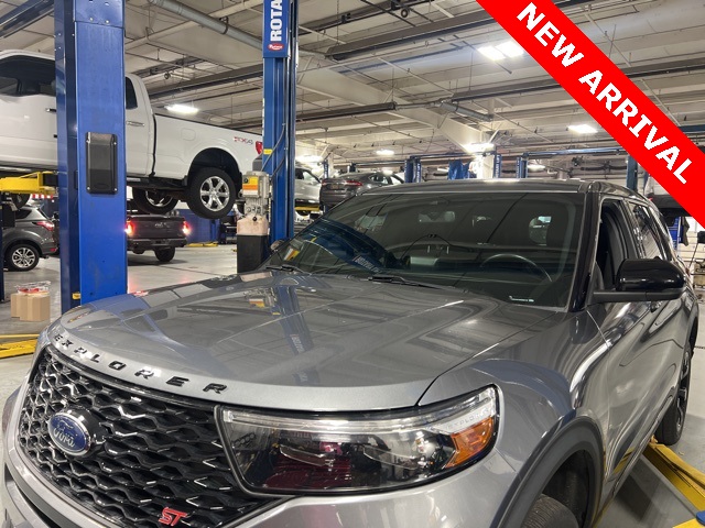 2021 Ford Explorer ST's photo