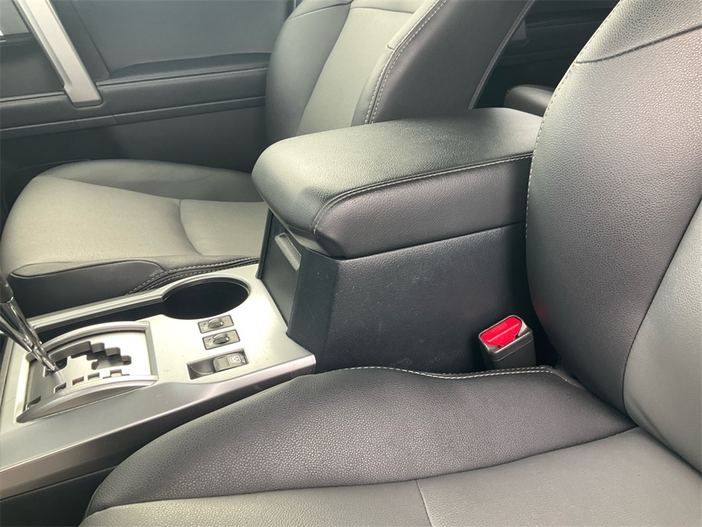 2024 Toyota 4Runner SR5 Premium photo 10