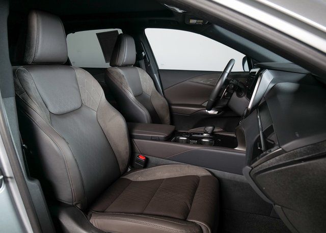 2024 Lexus RX 350h Luxury photo 3
