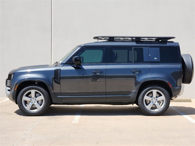 2024 Land Rover Defender 110 S photo 4