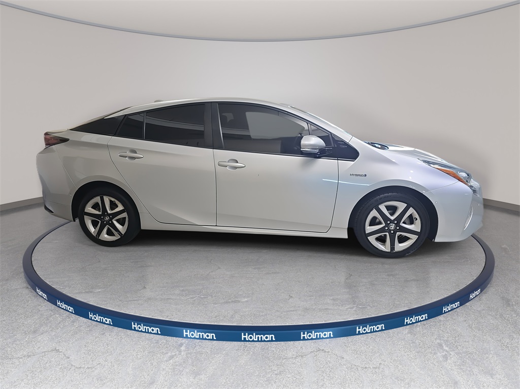 2018 Toyota Prius Three photo 5