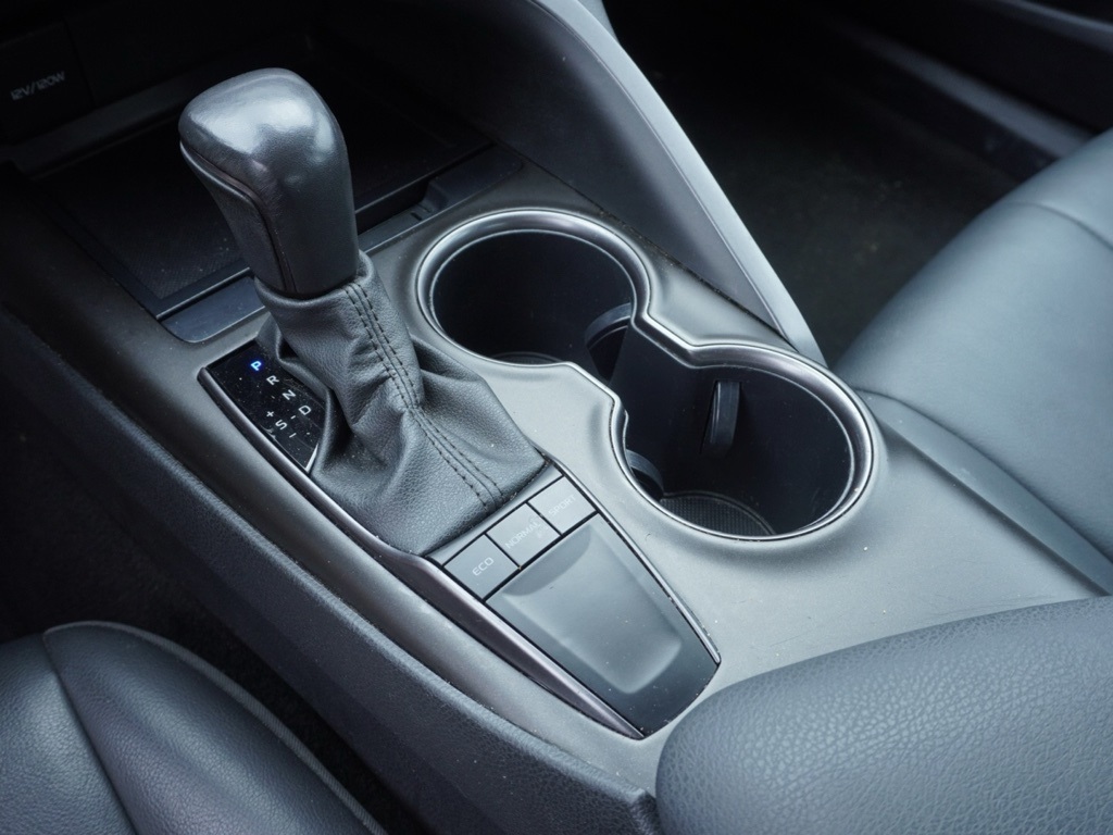 2023 Toyota Camry SE photo 16