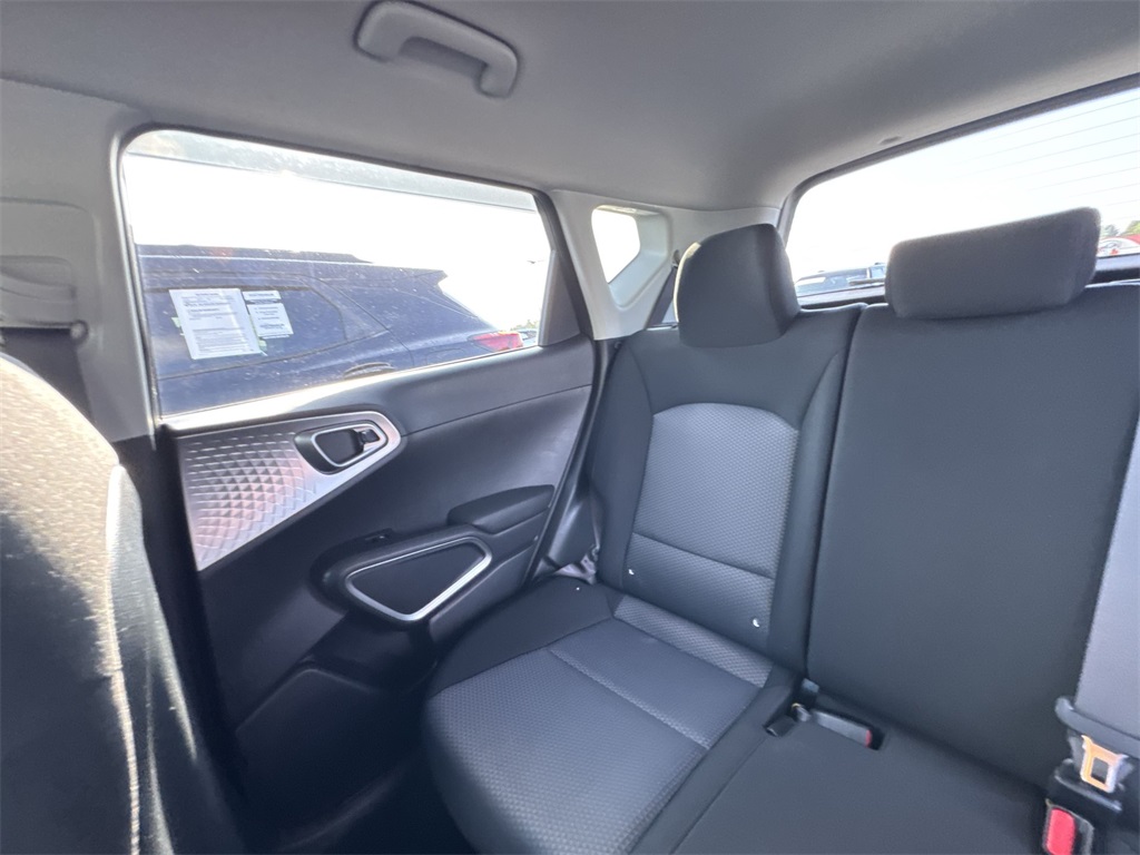 2025 Kia Soul LX photo 11
