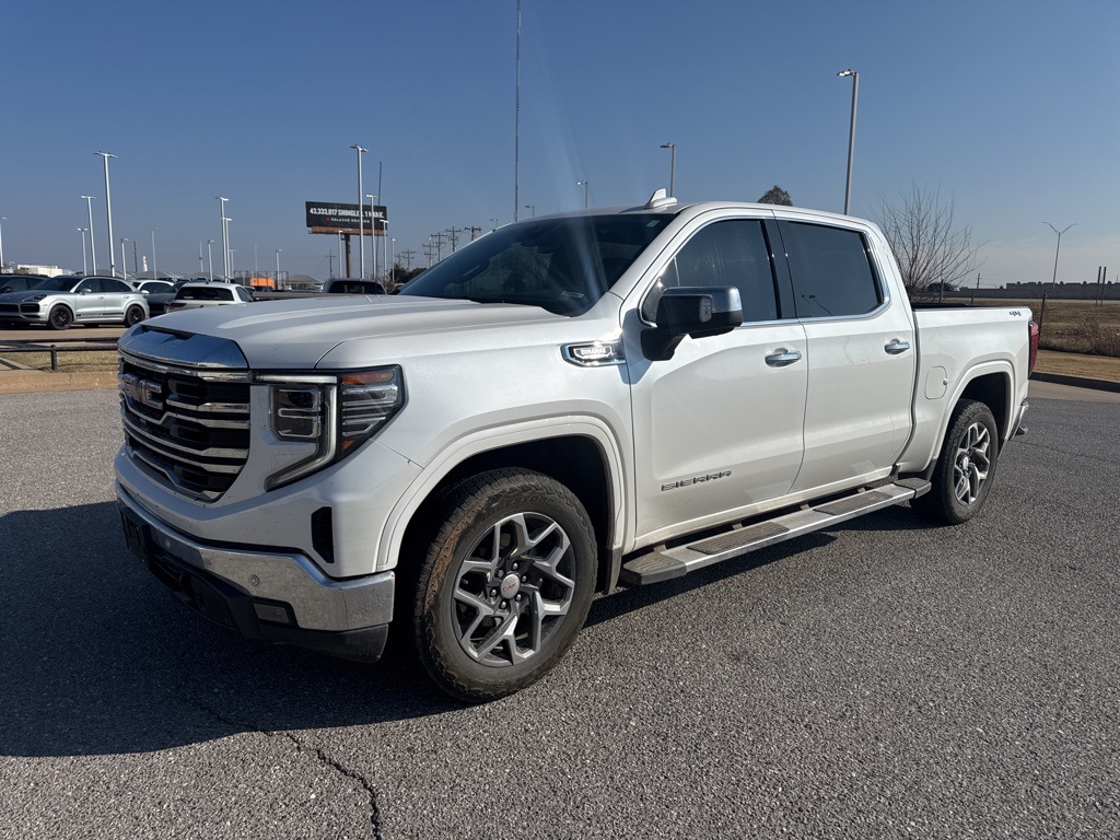 2024 GMC Sierra 1500 SLT's photo