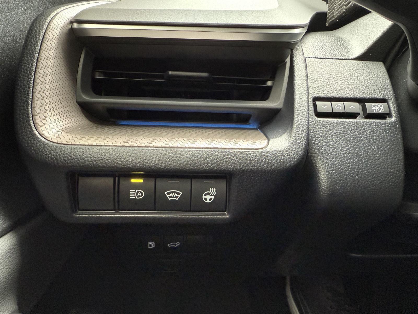 2024 Toyota Prius Limited photo 17