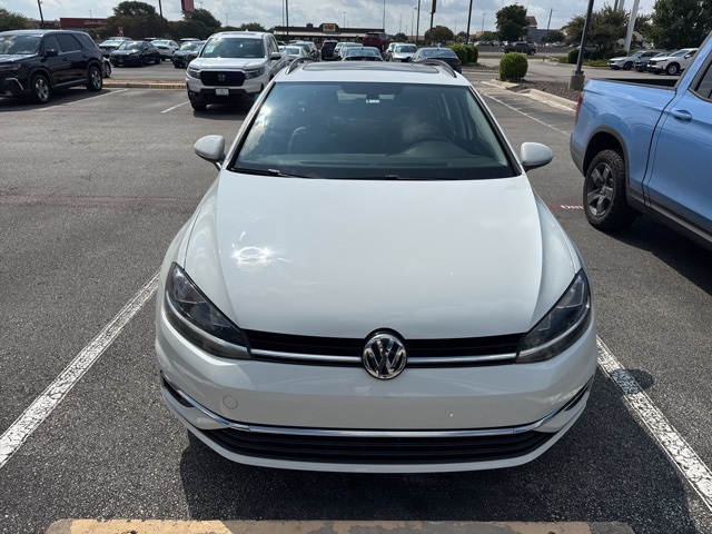2018 Volkswagen Golf SportWagen SE photo 3