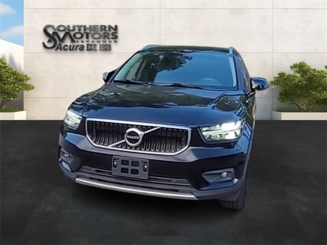 2021 Volvo XC40 Momentum photo 30