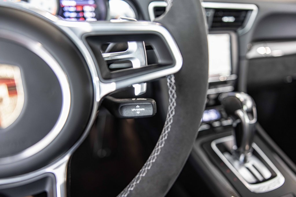 2016 PORSCHE 911 - Image 26