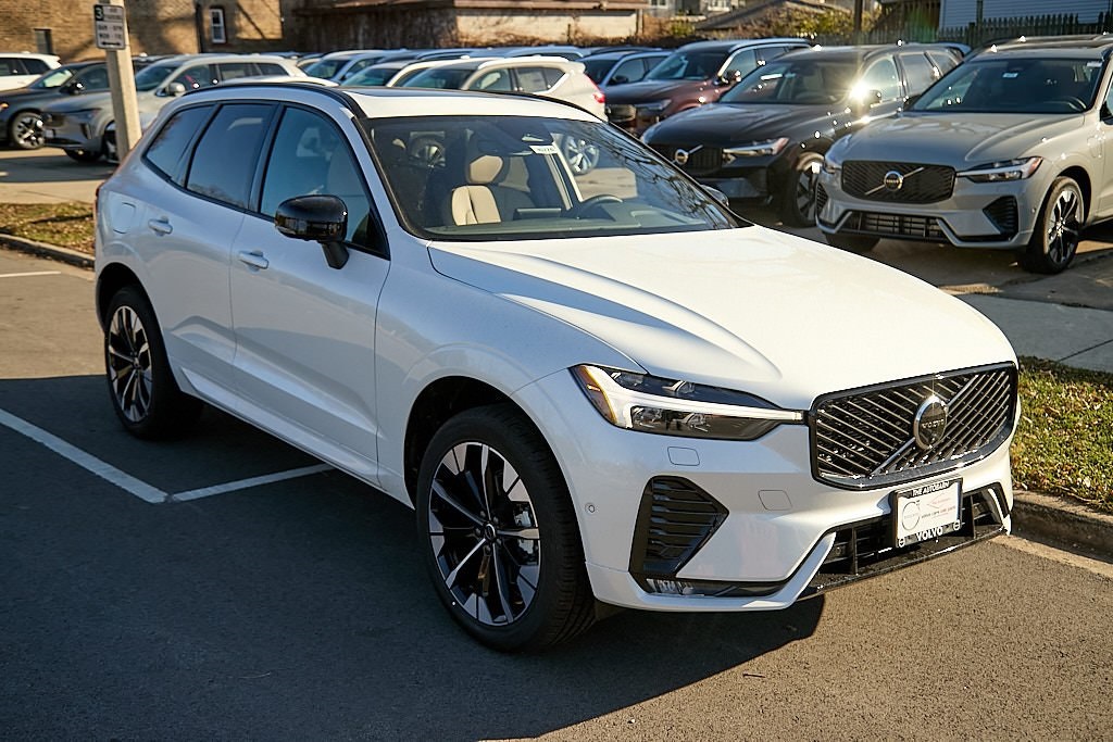 2026 VOLVO XC60 - Image 2