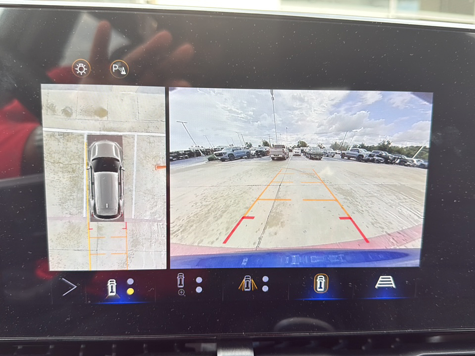 2025 Chevrolet Equinox LT photo 3