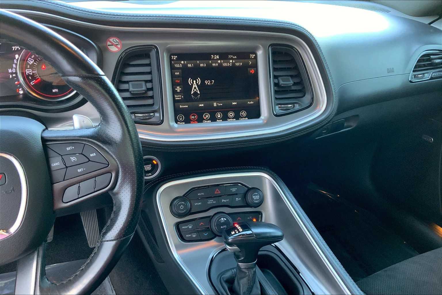 2022 Dodge Challenger GT photo 5
