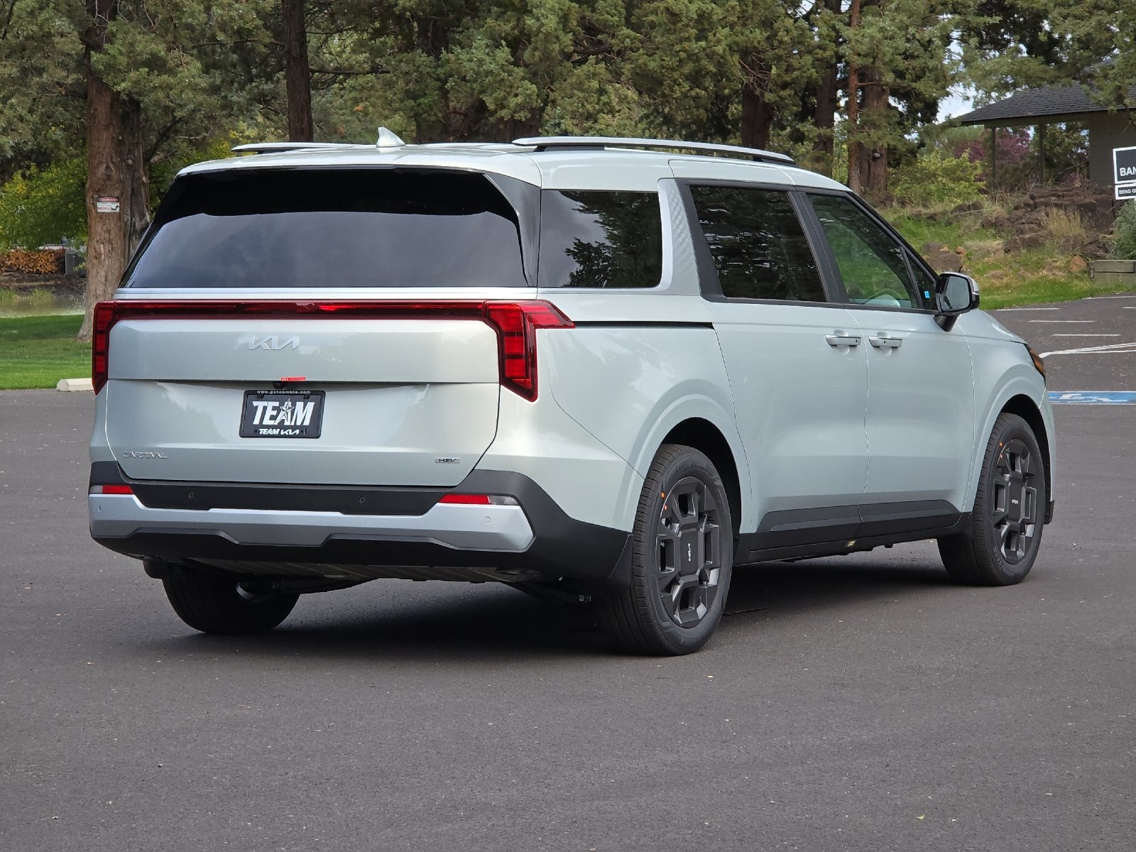 2026 Kia Carnival EX photo 4