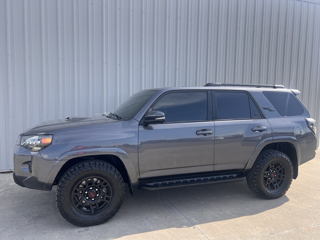 2023 Toyota 4Runner TRD Off-Road Premium photo 3