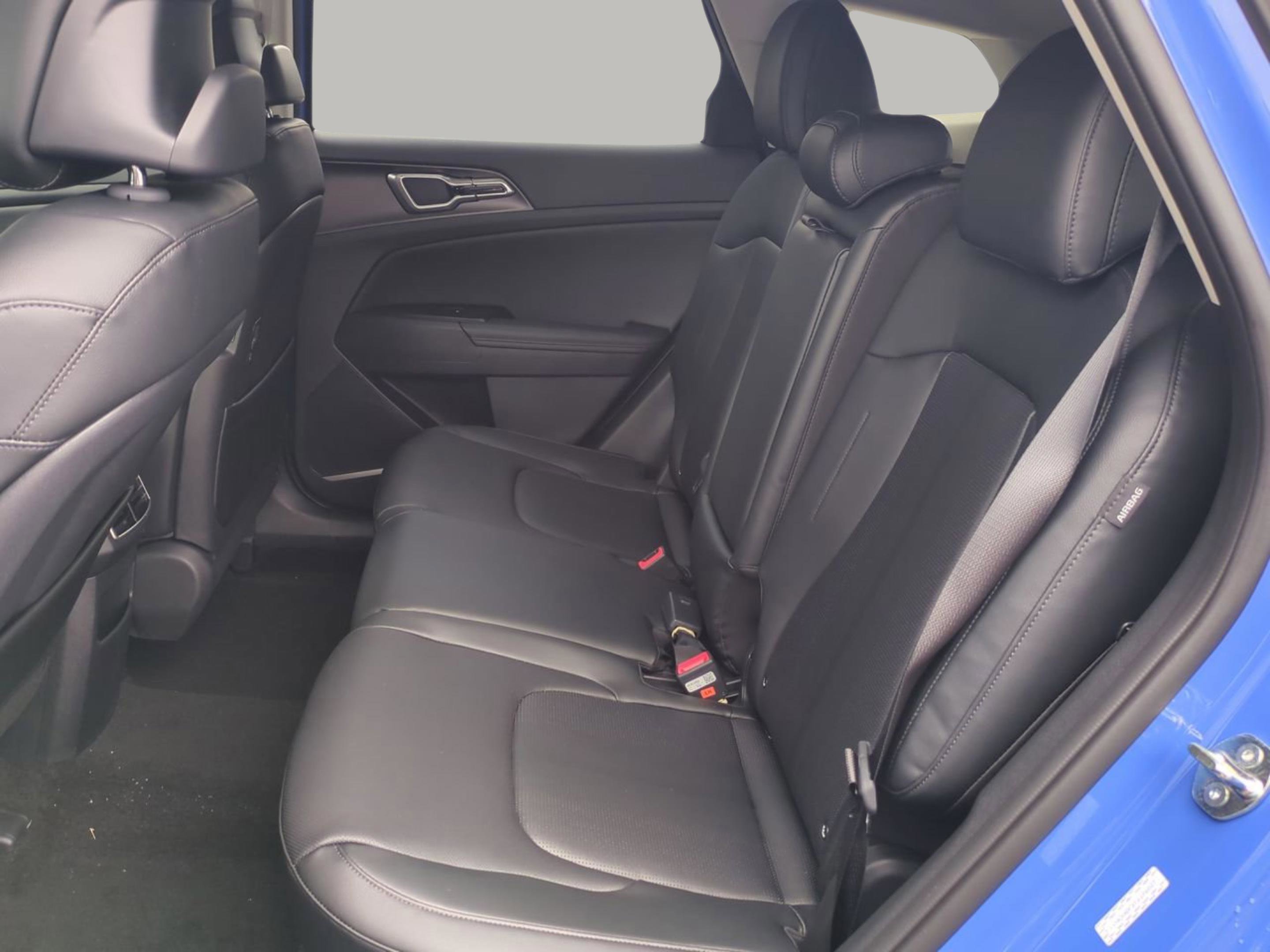 2026 Kia Sportage EX photo 13