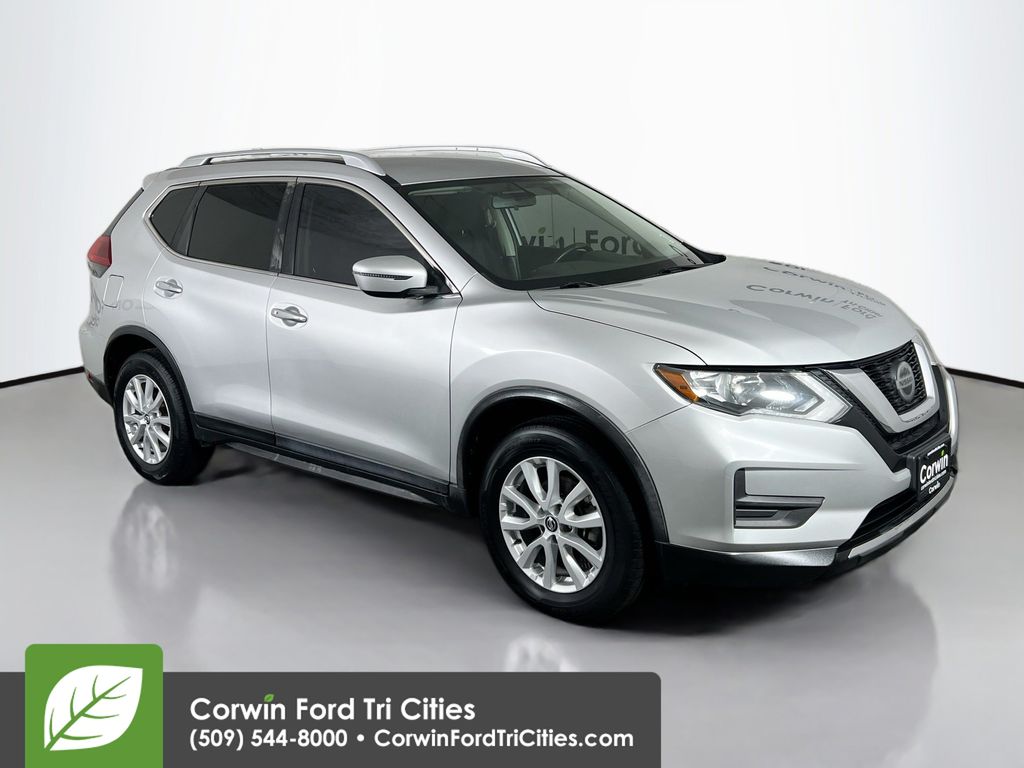 2018 Nissan Rogue SV's photo