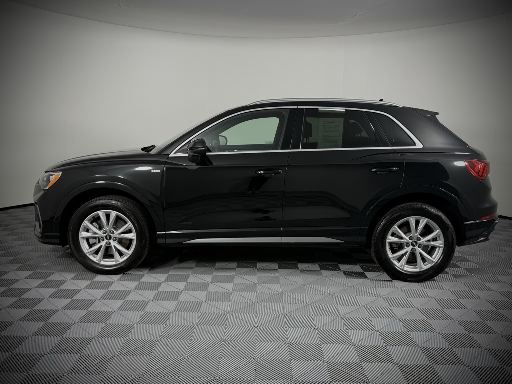 2022 Audi Q3 Premium S line photo 2