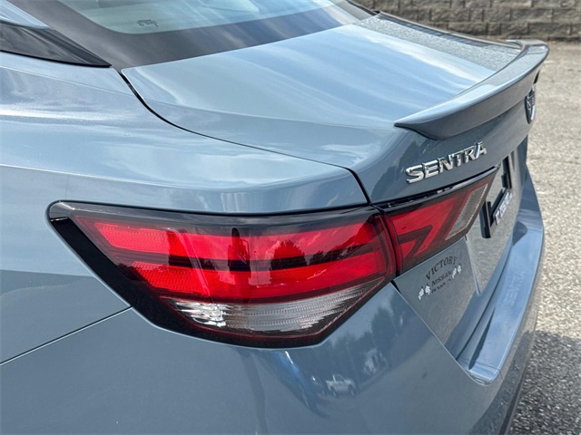 2025 Nissan Sentra SR photo 12