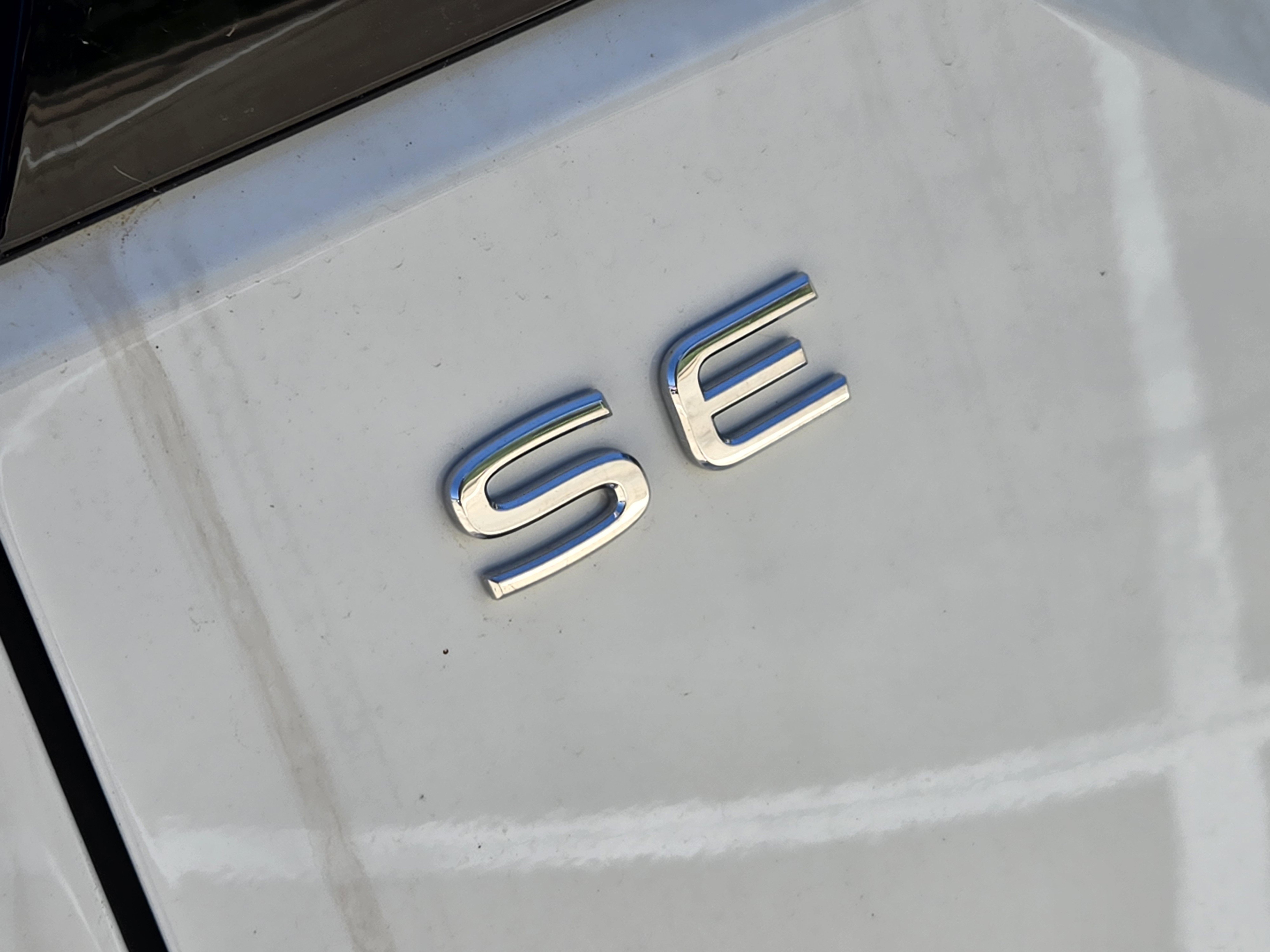 2025 Volkswagen Atlas Peak Edition SE photo 2