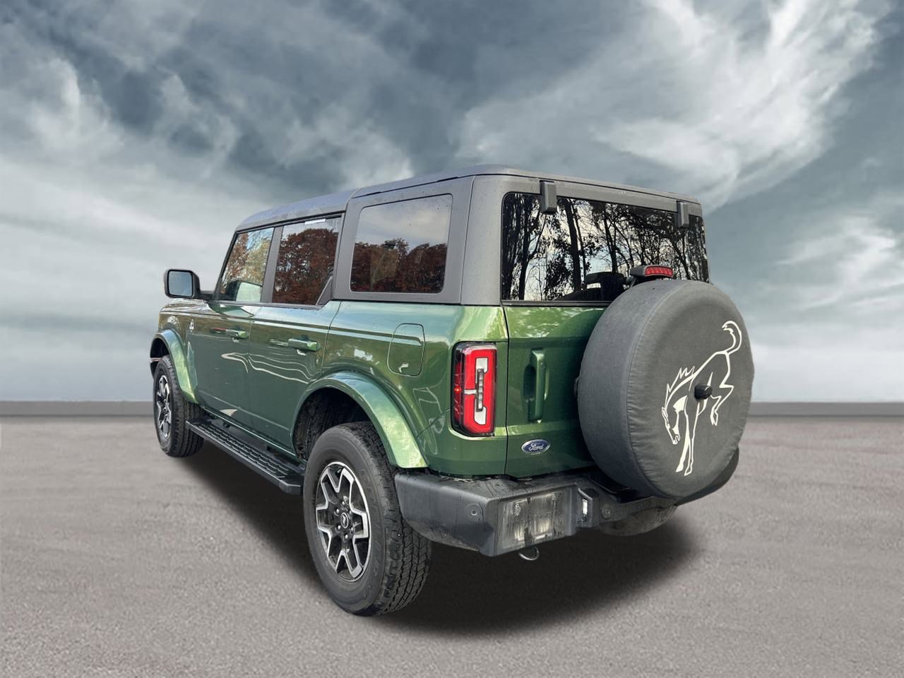 2023 Ford Bronco Outer Banks photo 3