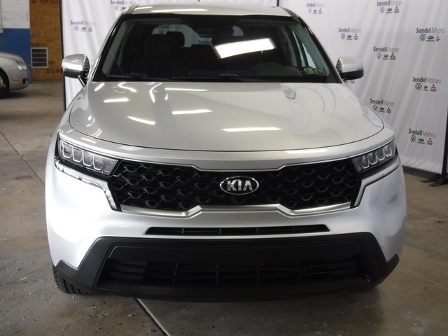 2021 Kia Sorento LX photo 4
