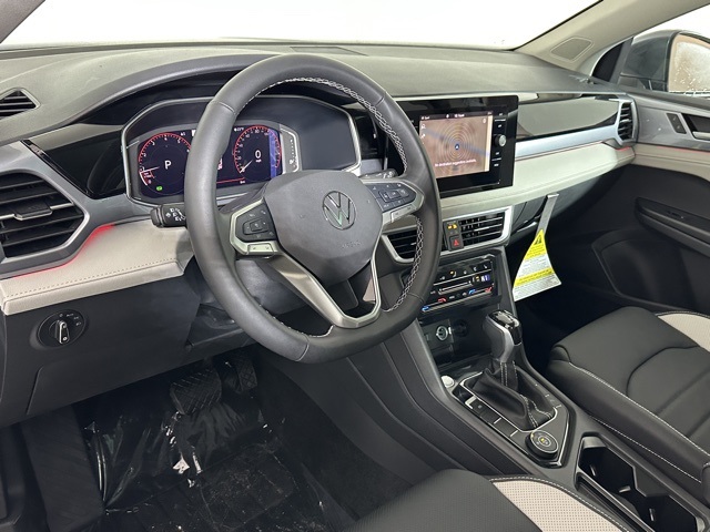 2025 Volkswagen Taos SEL photo 22