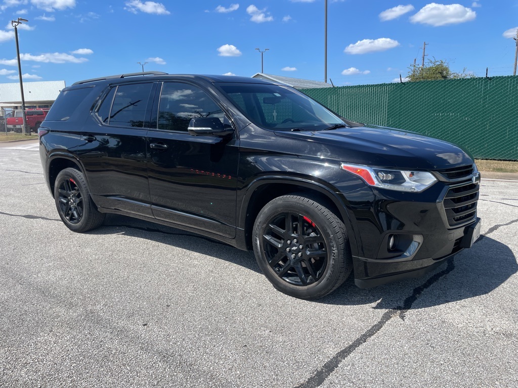 2020 Chevrolet Traverse Premier photo 2