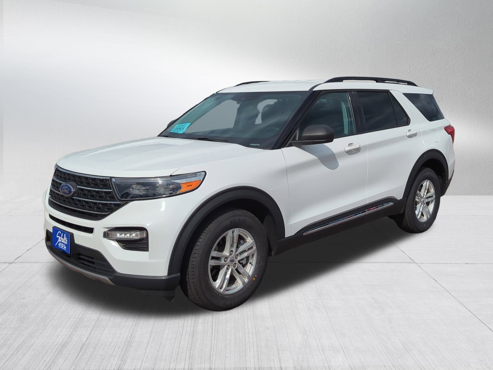 2023 Ford Explorer XLT photo 3