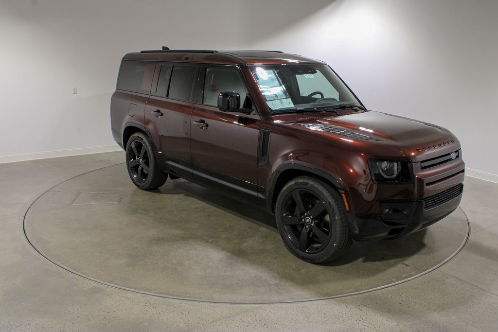 2025 Land Rover Defender 130 X-Dynamic SE photo 7