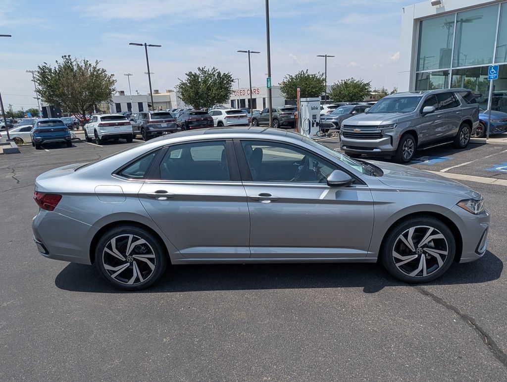 2025 Volkswagen Jetta 1.5T SEL photo 4