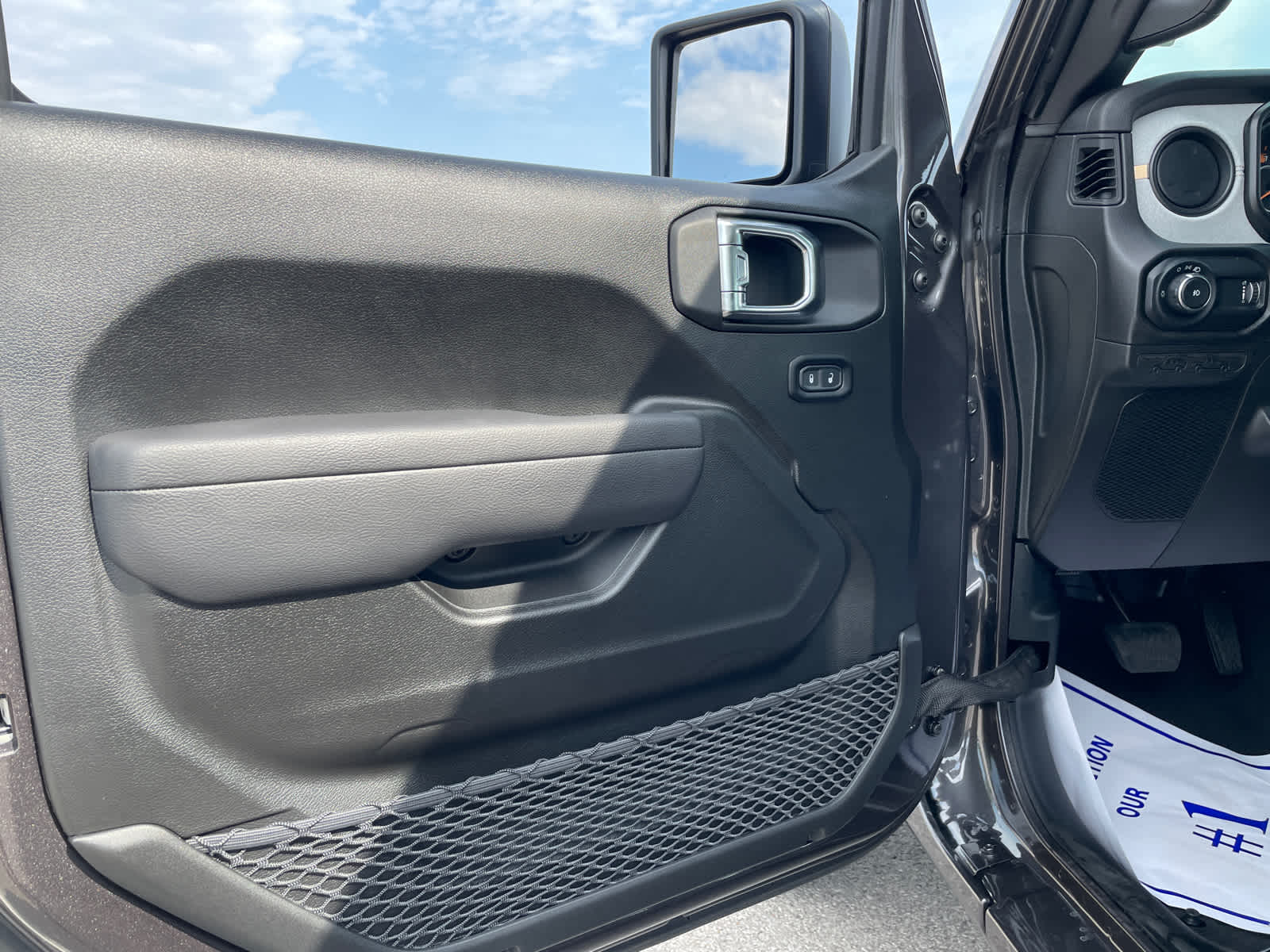 2025 Jeep Wrangler Sport photo 12