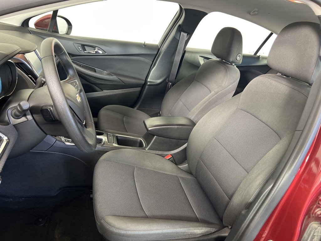 2017 Chevrolet Cruze LT photo 4