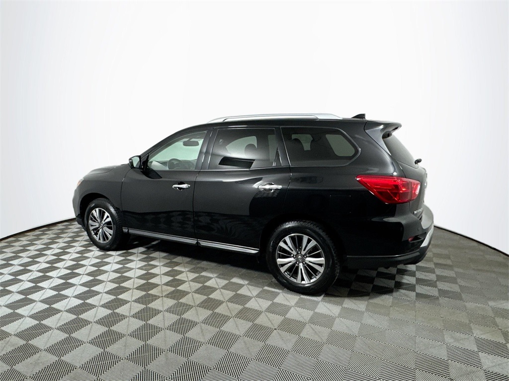 2019 Nissan Pathfinder SV photo 12