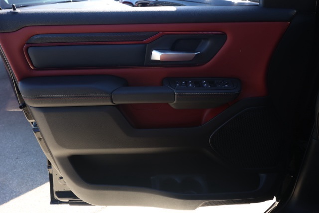 New 2026 Diamond Black Crystal Pearl-Coat Exterior Paint RAM Rebel image 21